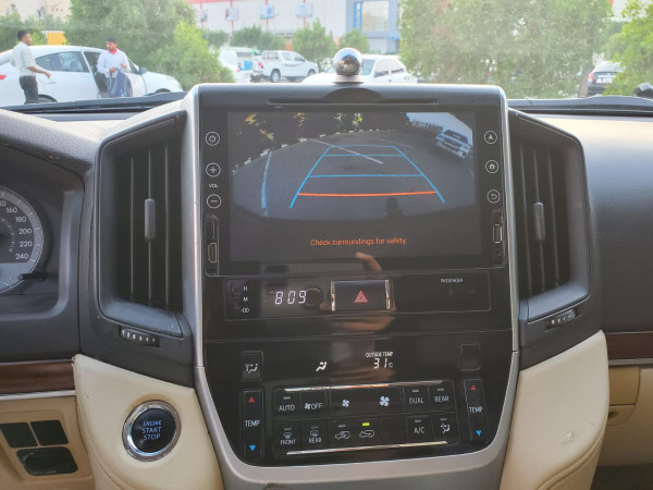 Toyota Land Cruiser 2016  Black LHD Gasoline AT SUV 4WD view 8
