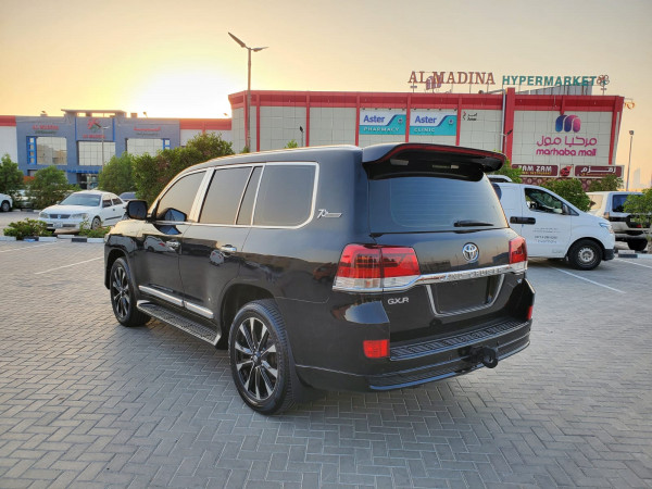 Toyota Land Cruiser 2016  Black LHD Gasoline AT SUV 4WD view 12