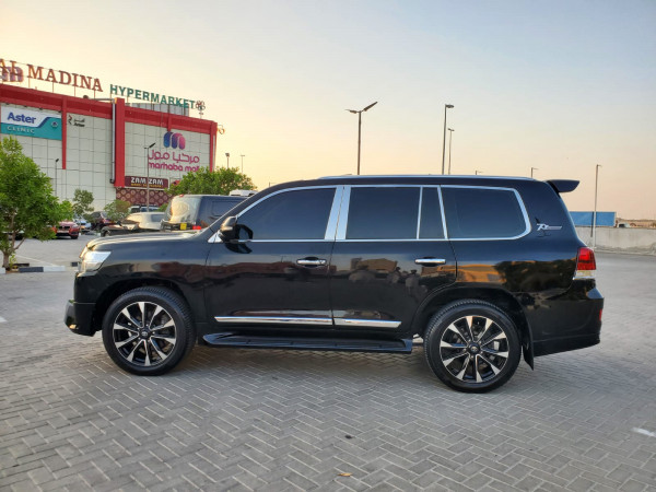 Toyota Land Cruiser 2016  Black LHD Gasoline AT SUV 4WD view 14