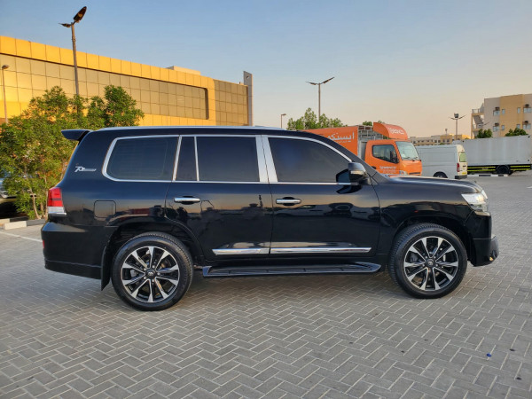 Toyota Land Cruiser 2016  Black LHD Gasoline AT SUV 4WD view 18
