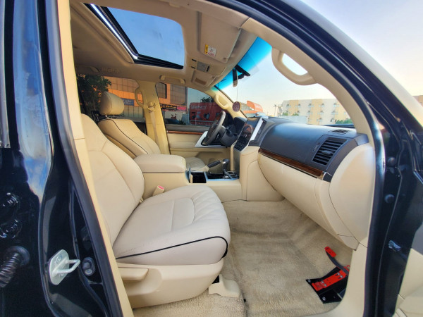 Toyota Land Cruiser 2016  Black LHD Gasoline AT SUV 4WD view 19