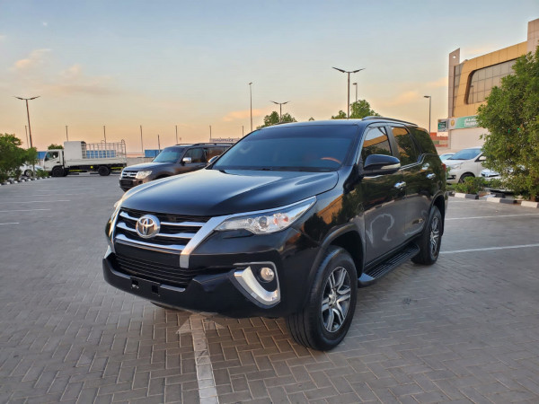 Toyota Fortuner 2016/4 Black LHD Petrol AT SUV 4WD view 6