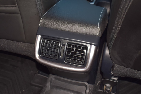 Toyota Hilux 2021  Grey RHD Diesel AT Pickup 4WD view 7