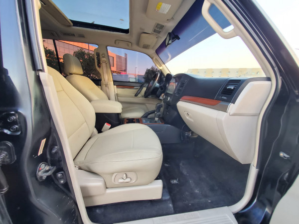 Mitsubishi Pajero 2009  Black LHD Diesel AT SUV 4WD view 14