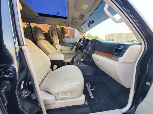 Mitsubishi Pajero 2009  Black LHD Diesel AT SUV 4WD view 2