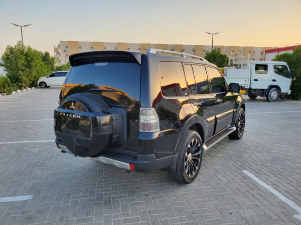Mitsubishi Pajero 2009  Black LHD Diesel AT SUV 4WD view 8