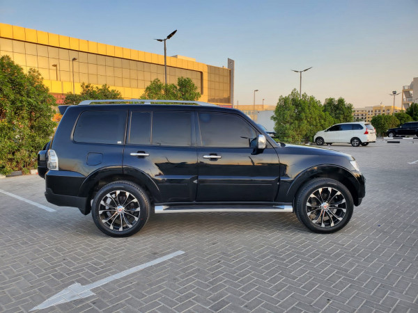 Mitsubishi Pajero 2009  Black LHD Diesel AT SUV 4WD view 9