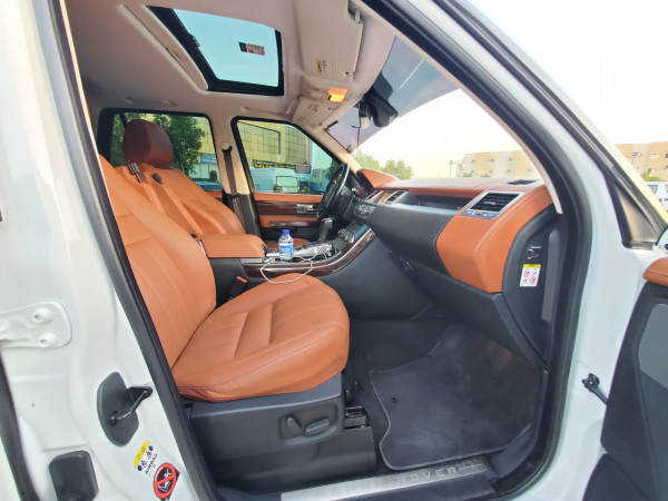 Land Rover Range Rover Sport 2012  White LHD Gasoline AT SUV 4WD view 3