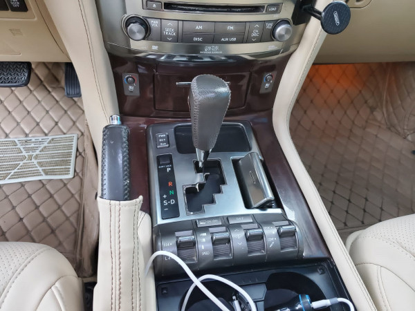 Lexus LX 570 2010 02 Gold LHD Petrol AT SUV 4WD view 7