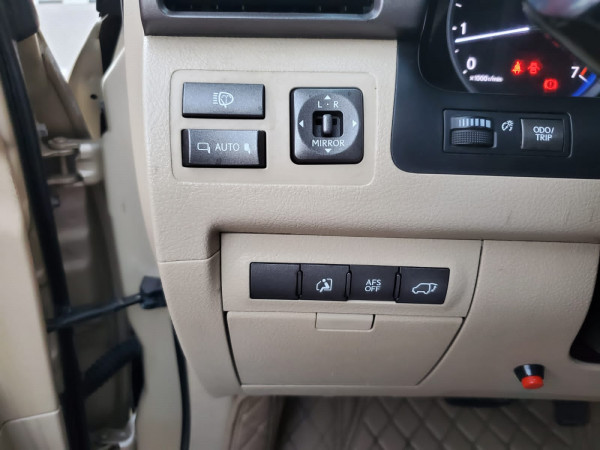 Lexus LX 570 2010 02 Gold LHD Petrol AT SUV 4WD view 9