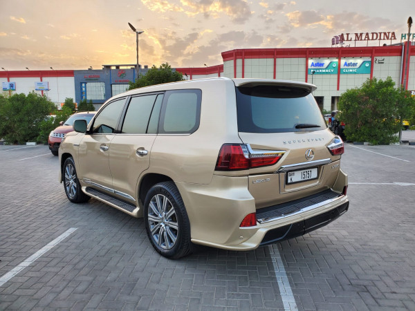 Lexus LX 570 2010 02 Gold LHD Petrol AT SUV 4WD view 17