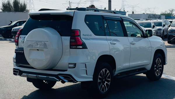 Toyota LAND CRUISER PRADO 2017/4 White RHD Diesel AT SUV 4WD view 28