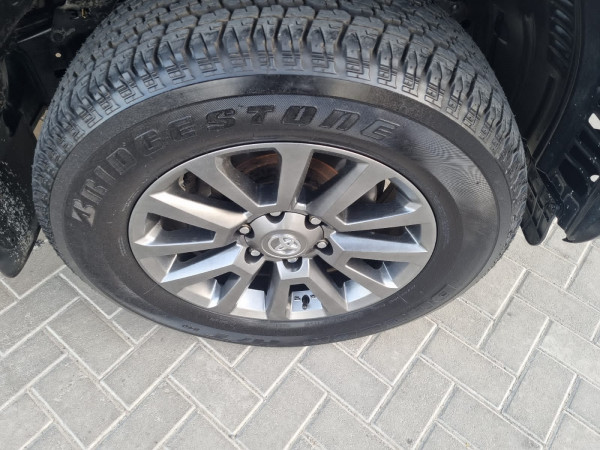 Toyota LAND CRUISER PRADO 2010/1 Black LHD Gasoline AT SUV 4WD view 18