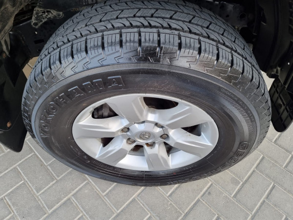Toyota LAND CRUISER PRADO 2013 09 Black LHD Gasoline AT SUV 4WD view 14