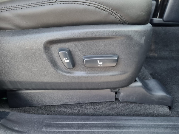 Toyota LAND CRUISER PRADO 2013 09 Black LHD Gasoline AT SUV 4WD view 16
