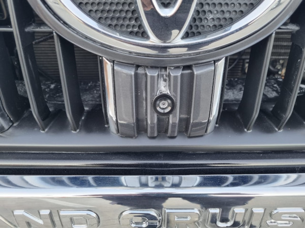 Toyota LAND CRUISER PRADO 2013/8 Black LHD Gasoline AT SUV 4WD view 2