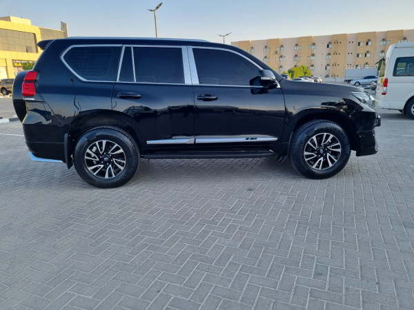 Toyota LAND CRUISER PRADO 2013/8 Black LHD Gasoline AT SUV 4WD view 9