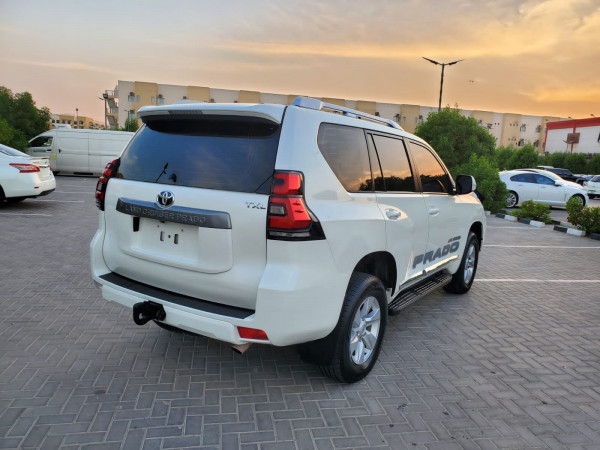 Toyota LAND CRUISER PRADO 2018/ White LHD Gasoline AT SUV 4WD view 9