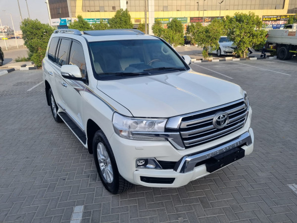 Toyota Land Cruiser 2018/ White LHD Gasoline AT SUV 4WD view 8