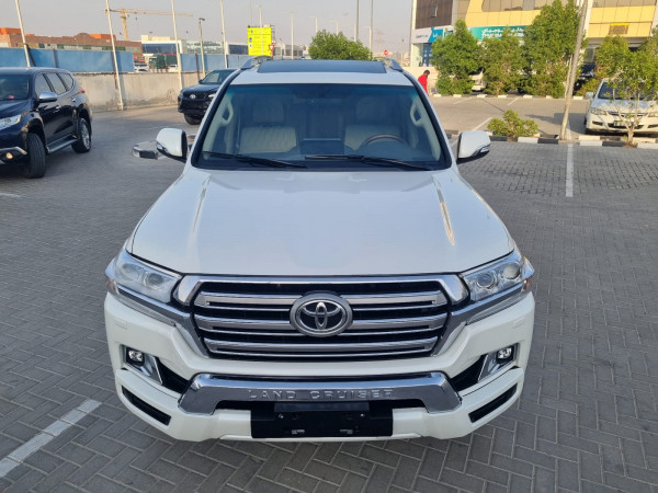 Toyota Land Cruiser 2018/ White LHD Gasoline AT SUV 4WD view 9