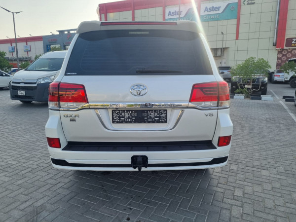 Toyota Land Cruiser 2018/ White LHD Gasoline AT SUV 4WD view 11