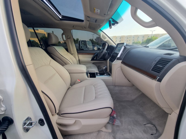 Toyota Land Cruiser 2018/ White LHD Gasoline AT SUV 4WD view 16
