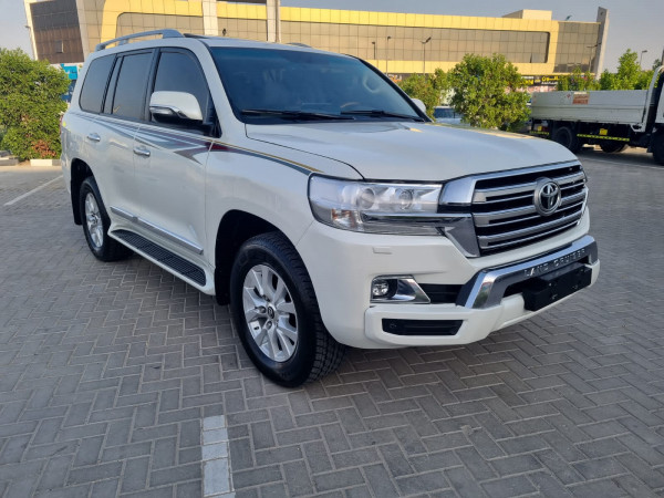 Toyota Land Cruiser 2018/ White LHD Gasoline AT SUV 4WD view 18