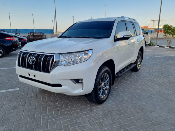 Toyota LAND CRUISER PRADO 2018  White LHD Gasoline AT SUV 4WD view 8