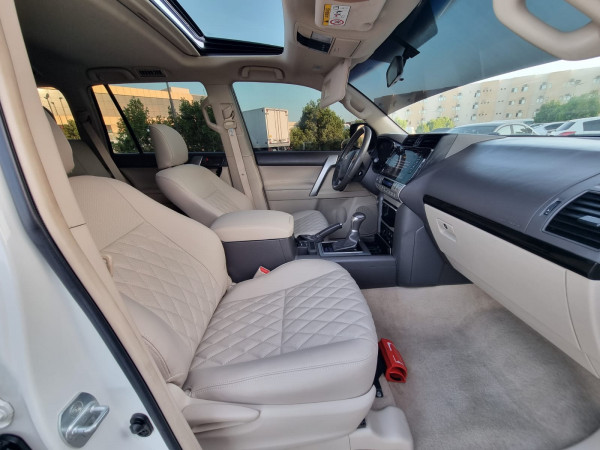 Toyota LAND CRUISER PRADO 2018  White LHD Gasoline AT SUV 4WD view 12