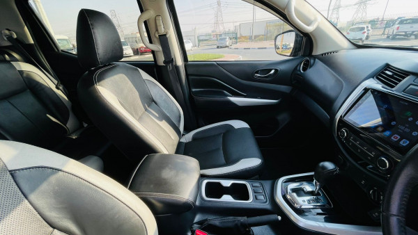 Nissan Navara 2017/3 Black RHD Diesel AT Pickup 4WD view 17