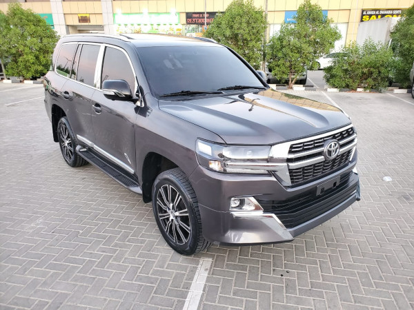 Toyota Land Cruiser 2011  Grey LHD Gasoline AT SUV 4WD view 15