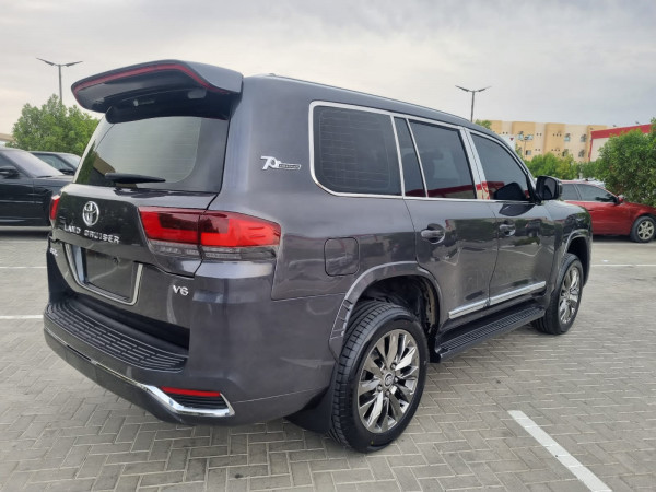 Toyota Land Cruiser 2009  Grey LHD Gasoline AT SUV 4WD view 13