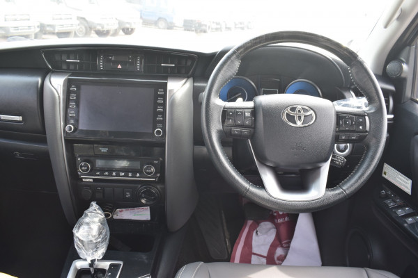 Toyota Fortuner 2020  Silver RHD Diesel AT SUV 4WD view 8