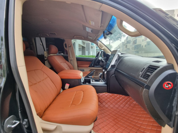 Toyota Land Cruiser 2011  Black LHD Diesel AT SUV 4WD view 5