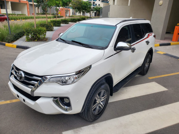 Toyota Fortuner 2020  White LHD Petrol AT SUV 4WD view 7