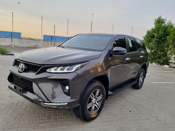 Toyota Fortuner 2019  Grey LHD Gasoline AT SUV 4WD view 8