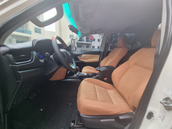 Toyota Fortuner 2016  White LHD Gasoline AT SUV 4WD view 5