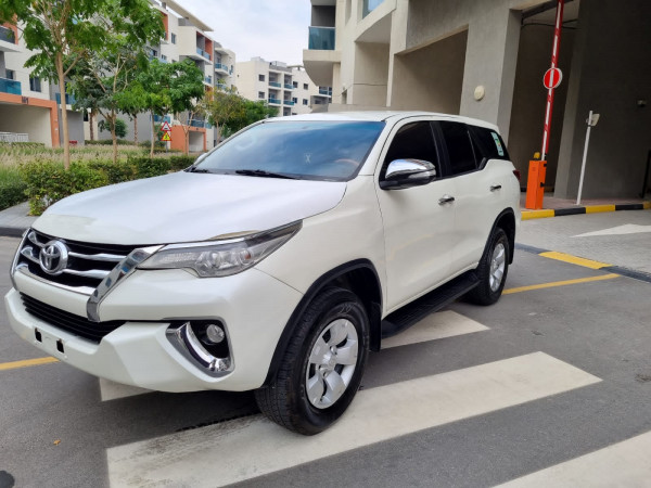 Toyota Fortuner 2016  White LHD Gasoline AT SUV 4WD view 7