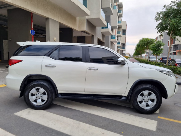 Toyota Fortuner 2016  White LHD Gasoline AT SUV 4WD view 12
