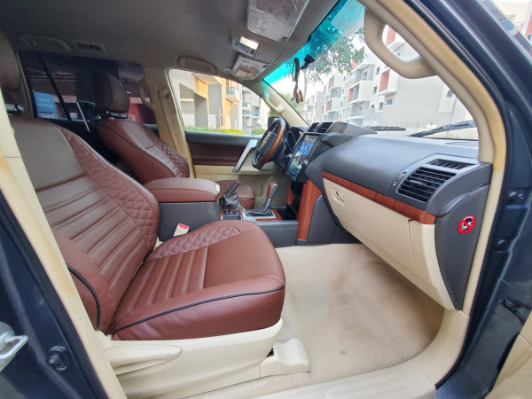 Toyota LAND CRUISER PRADO 2014  Grey LHD Gasoline AT SUV 4WD view 3