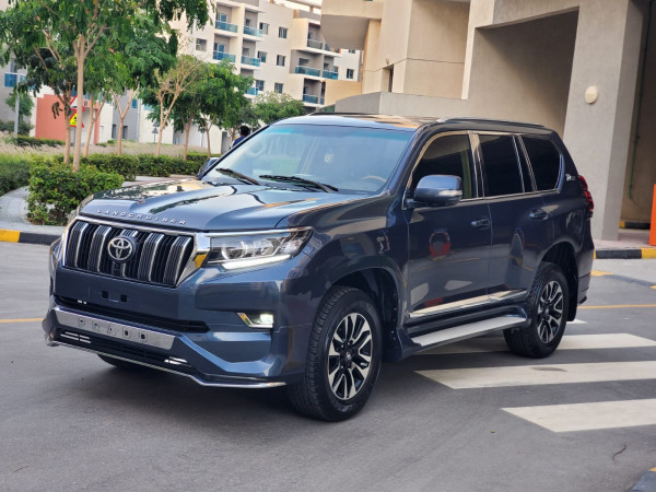 Toyota LAND CRUISER PRADO 2014  Grey LHD Gasoline AT SUV 4WD view 11