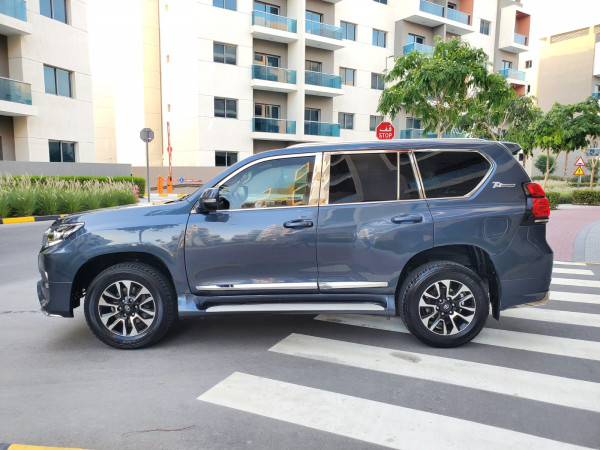 Toyota LAND CRUISER PRADO 2014  Grey LHD Gasoline AT SUV 4WD view 15