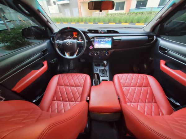 Toyota Hilux 2018  Black LHD Gasoline AT Pickup 4WD view 2