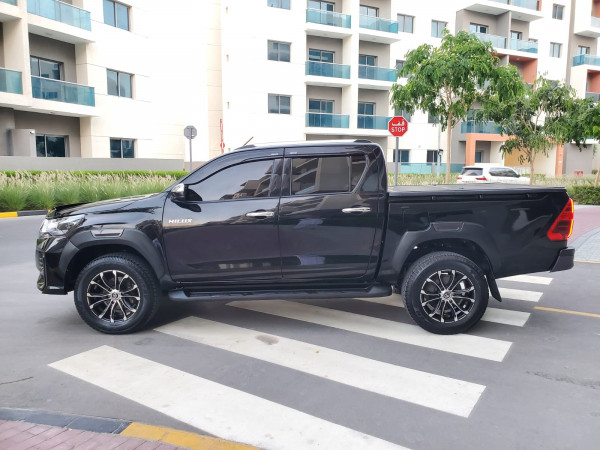 Toyota Hilux 2018  Black LHD Gasoline AT Pickup 4WD view 9