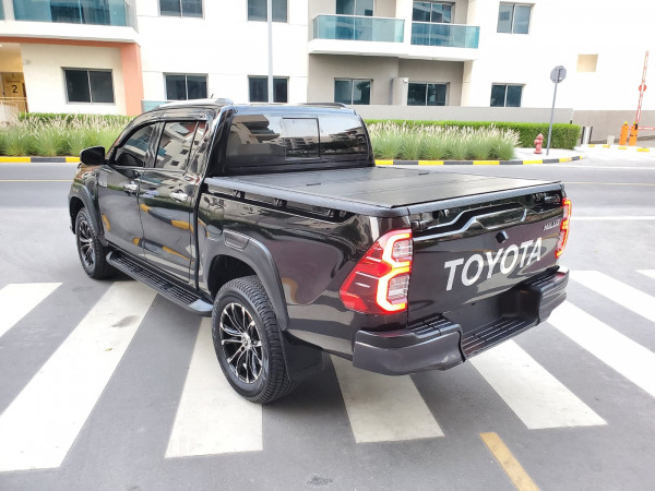 Toyota Hilux 2018  Black LHD Gasoline AT Pickup 4WD view 11