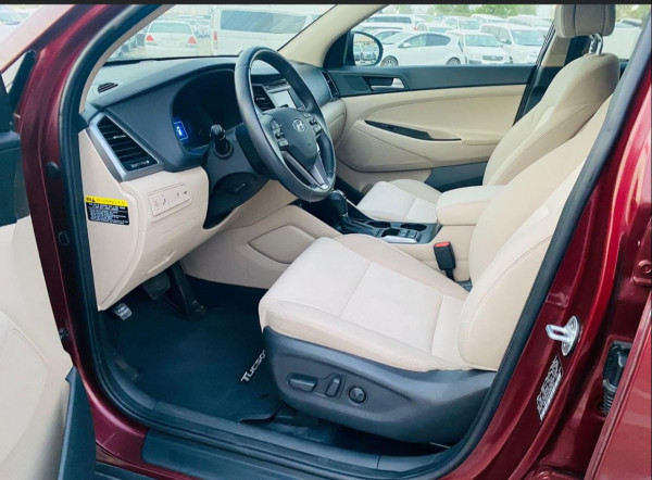 Hyundai Tucson 2017  Red LHD Gasoline AT SUV Other view 2