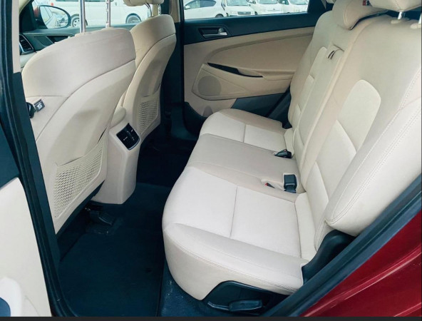 Hyundai Tucson 2017  Red LHD Gasoline AT SUV Other view 3
