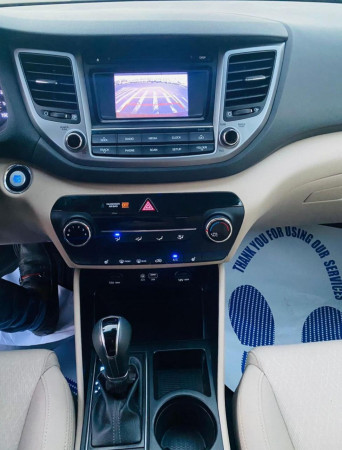Hyundai Tucson 2017  Red LHD Gasoline AT SUV Other view 6
