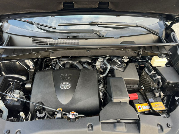 Toyota Highlander 2018/ Black LHD Petrol AT SUV 4WD view 13