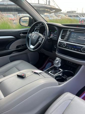 Toyota Highlander 2018/ Black LHD Petrol AT SUV 4WD view 14